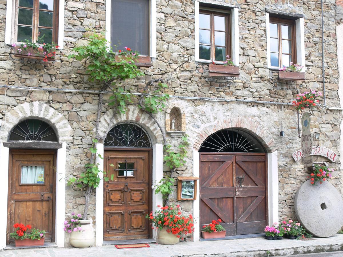 Il Cappellaio Matto Bed & Breakfast Montalto Ligure Екстериор снимка
