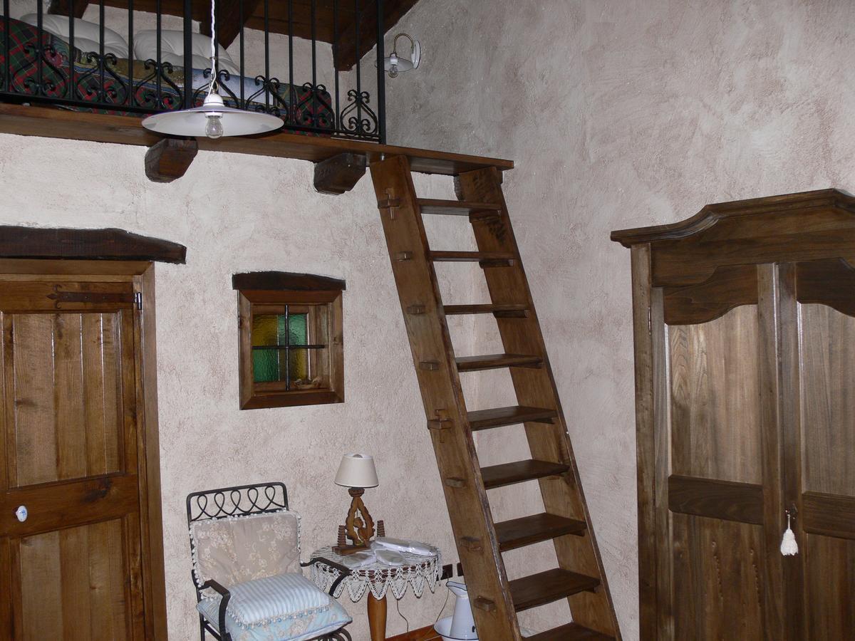 Il Cappellaio Matto Bed & Breakfast Montalto Ligure Екстериор снимка