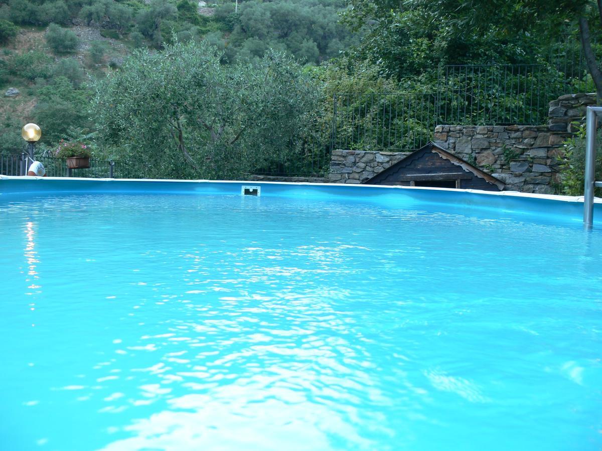 Il Cappellaio Matto Bed & Breakfast Montalto Ligure Екстериор снимка