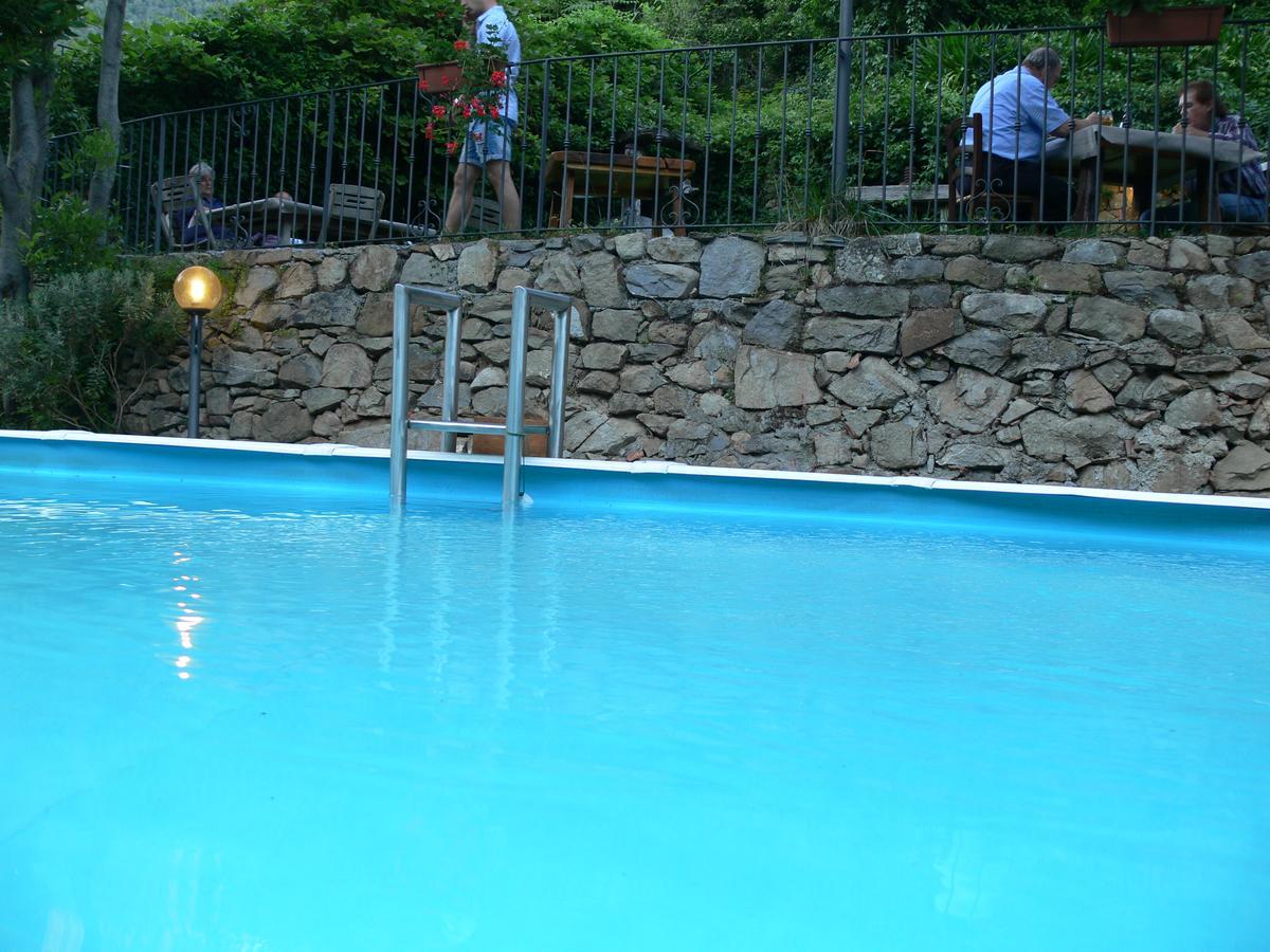 Il Cappellaio Matto Bed & Breakfast Montalto Ligure Екстериор снимка