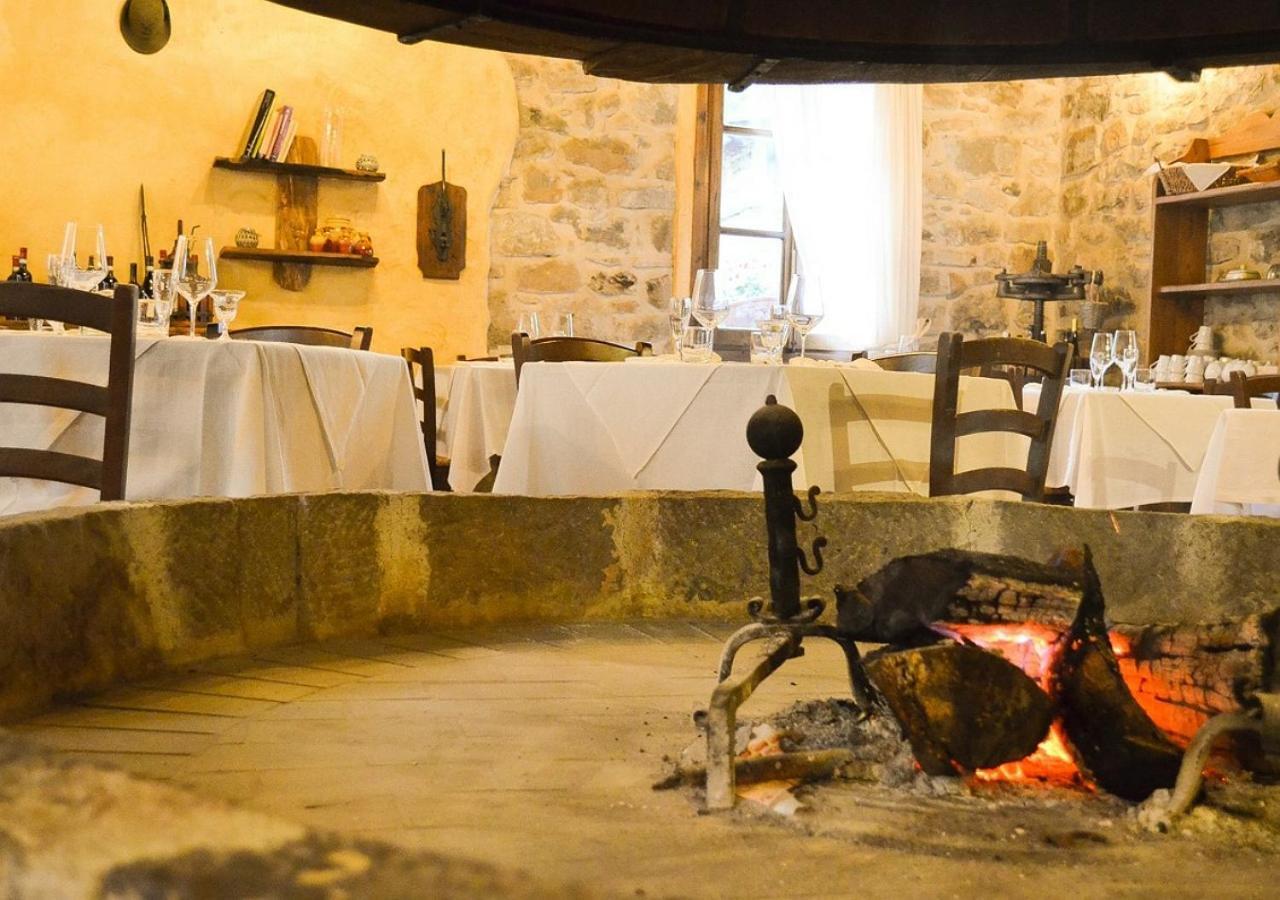 Il Cappellaio Matto Bed & Breakfast Montalto Ligure Екстериор снимка