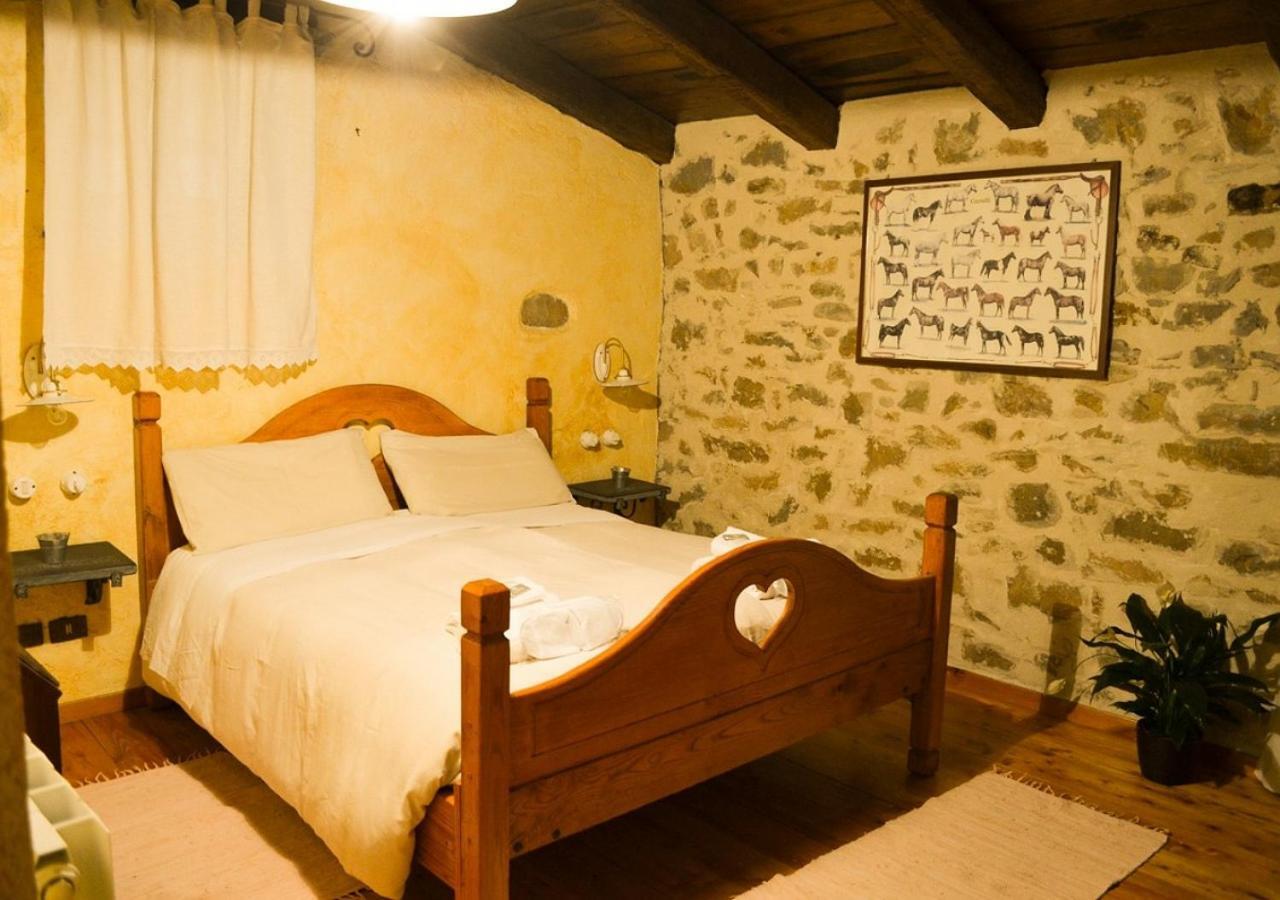 Il Cappellaio Matto Bed & Breakfast Montalto Ligure Екстериор снимка