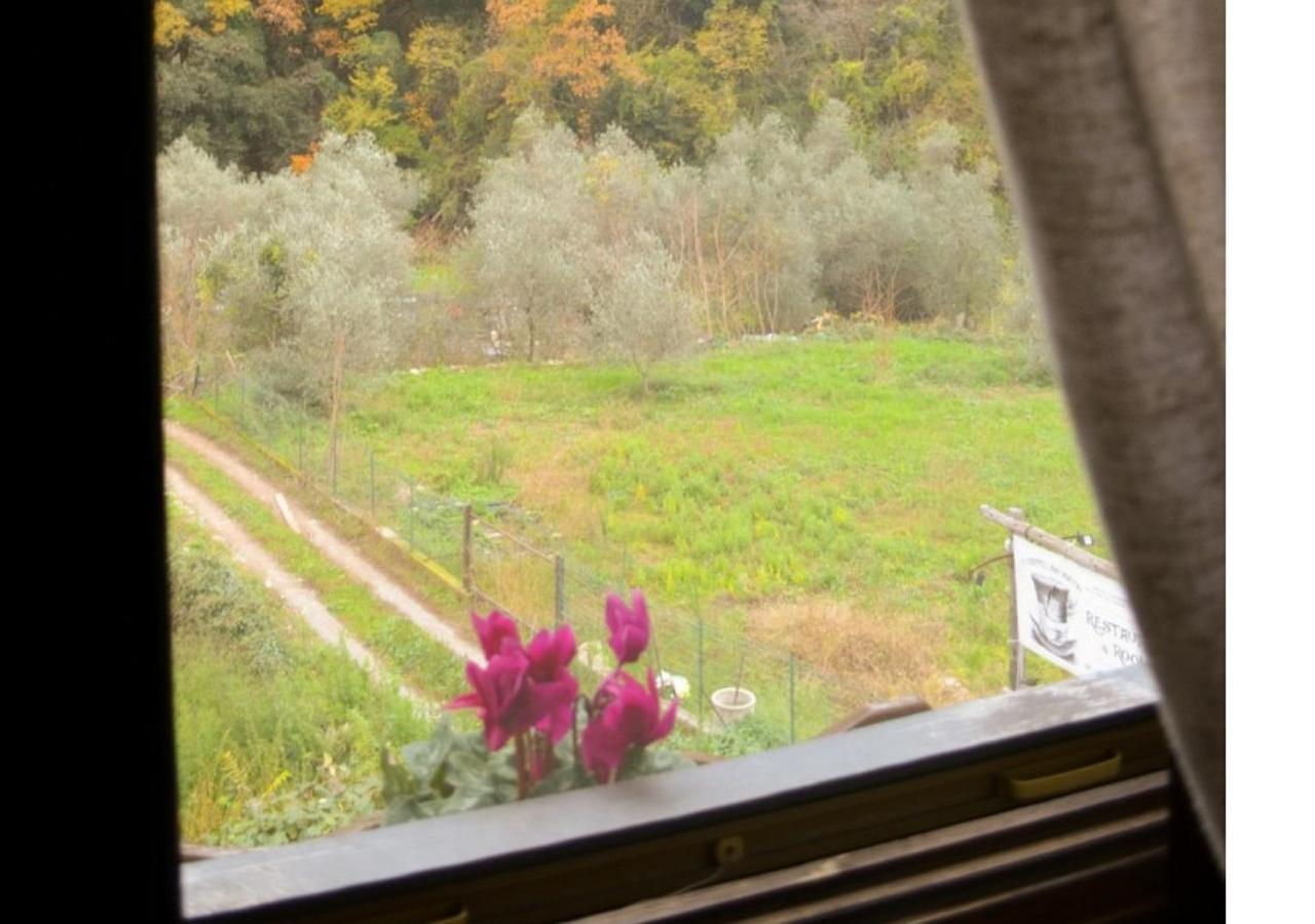 Il Cappellaio Matto Bed & Breakfast Montalto Ligure Екстериор снимка