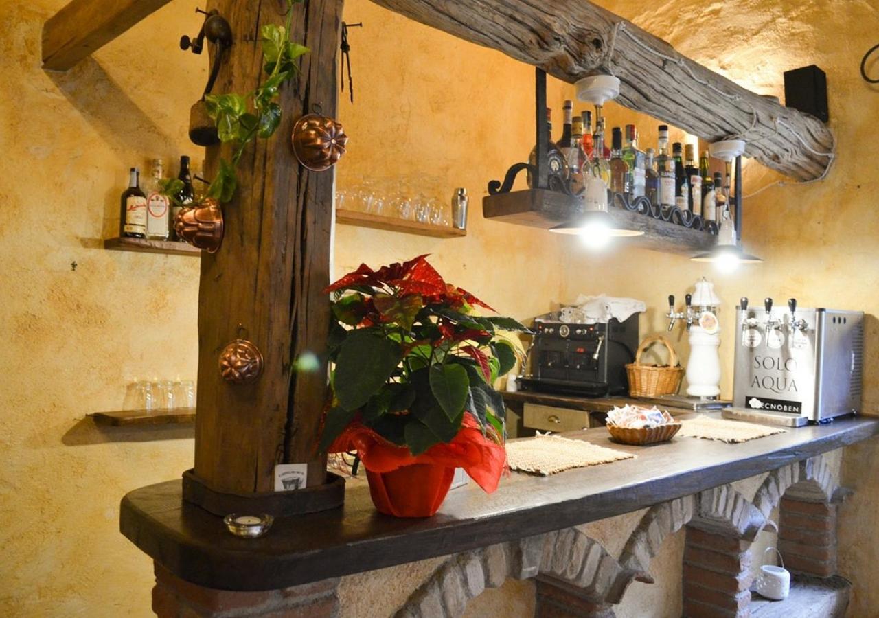 Il Cappellaio Matto Bed & Breakfast Montalto Ligure Екстериор снимка