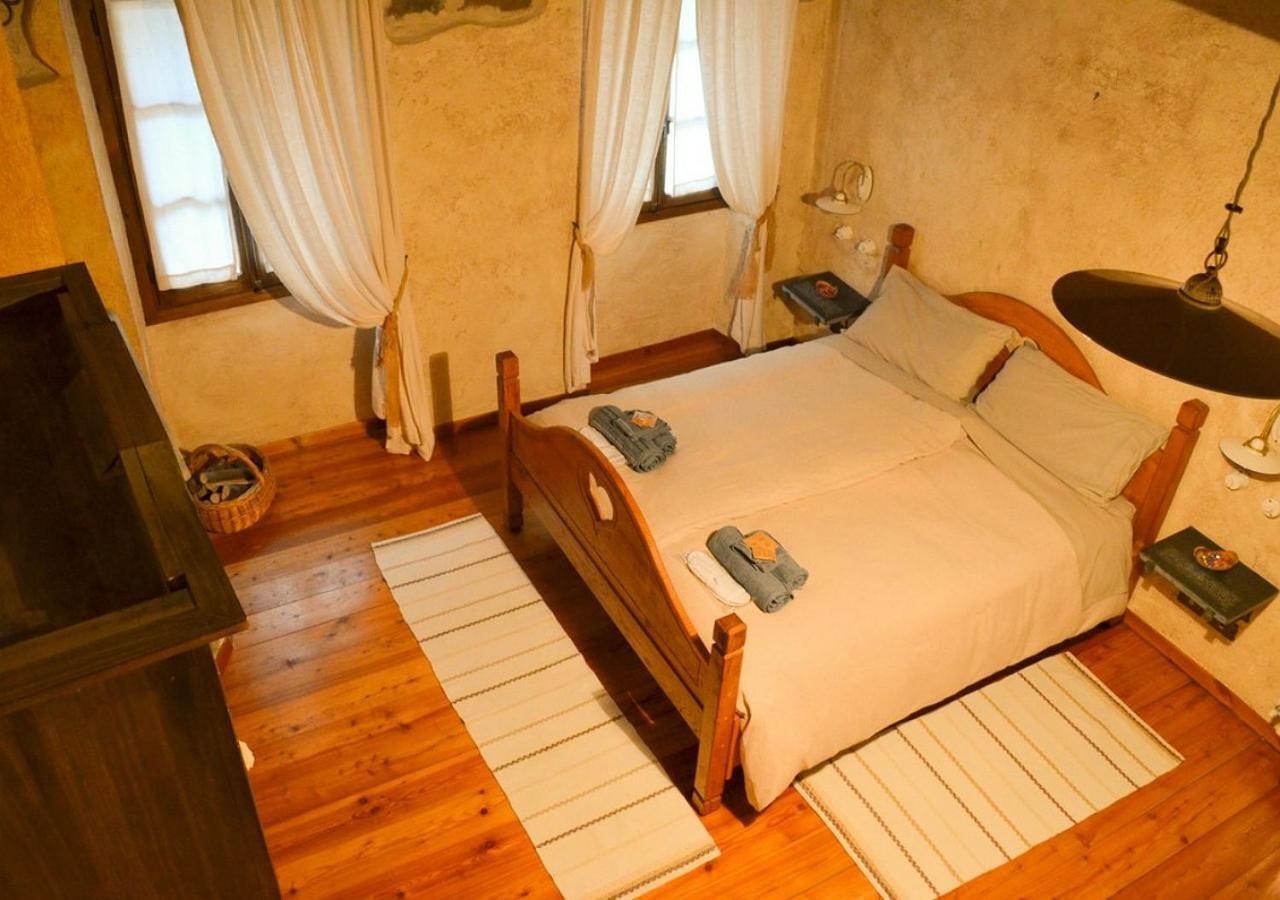 Il Cappellaio Matto Bed & Breakfast Montalto Ligure Екстериор снимка