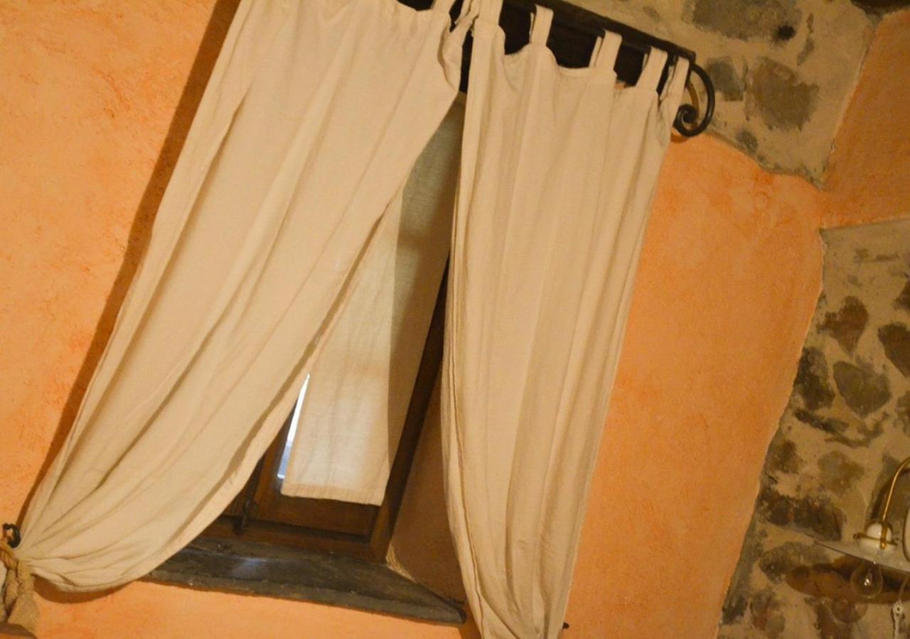 Il Cappellaio Matto Bed & Breakfast Montalto Ligure Екстериор снимка