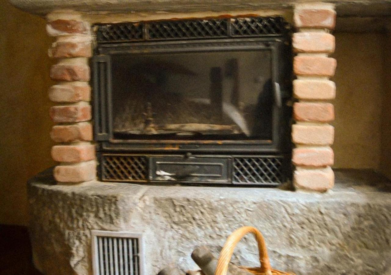 Il Cappellaio Matto Bed & Breakfast Montalto Ligure Екстериор снимка