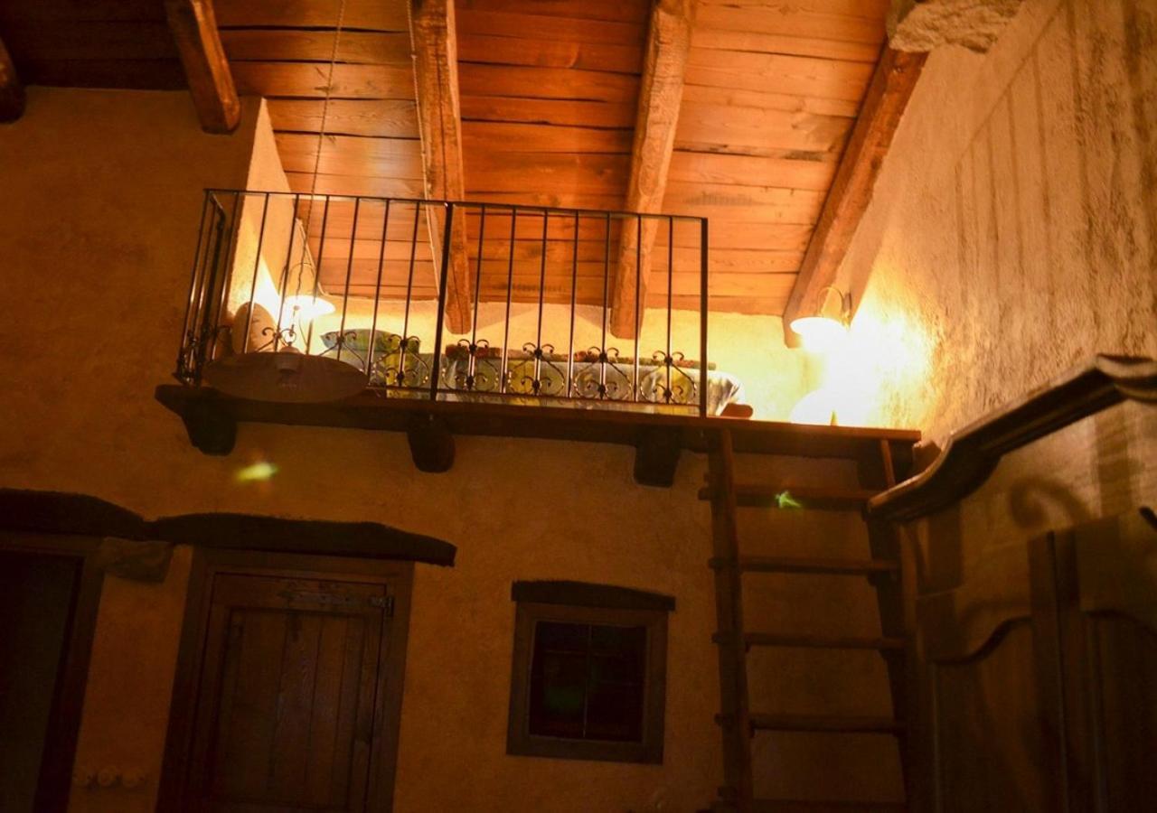 Il Cappellaio Matto Bed & Breakfast Montalto Ligure Екстериор снимка