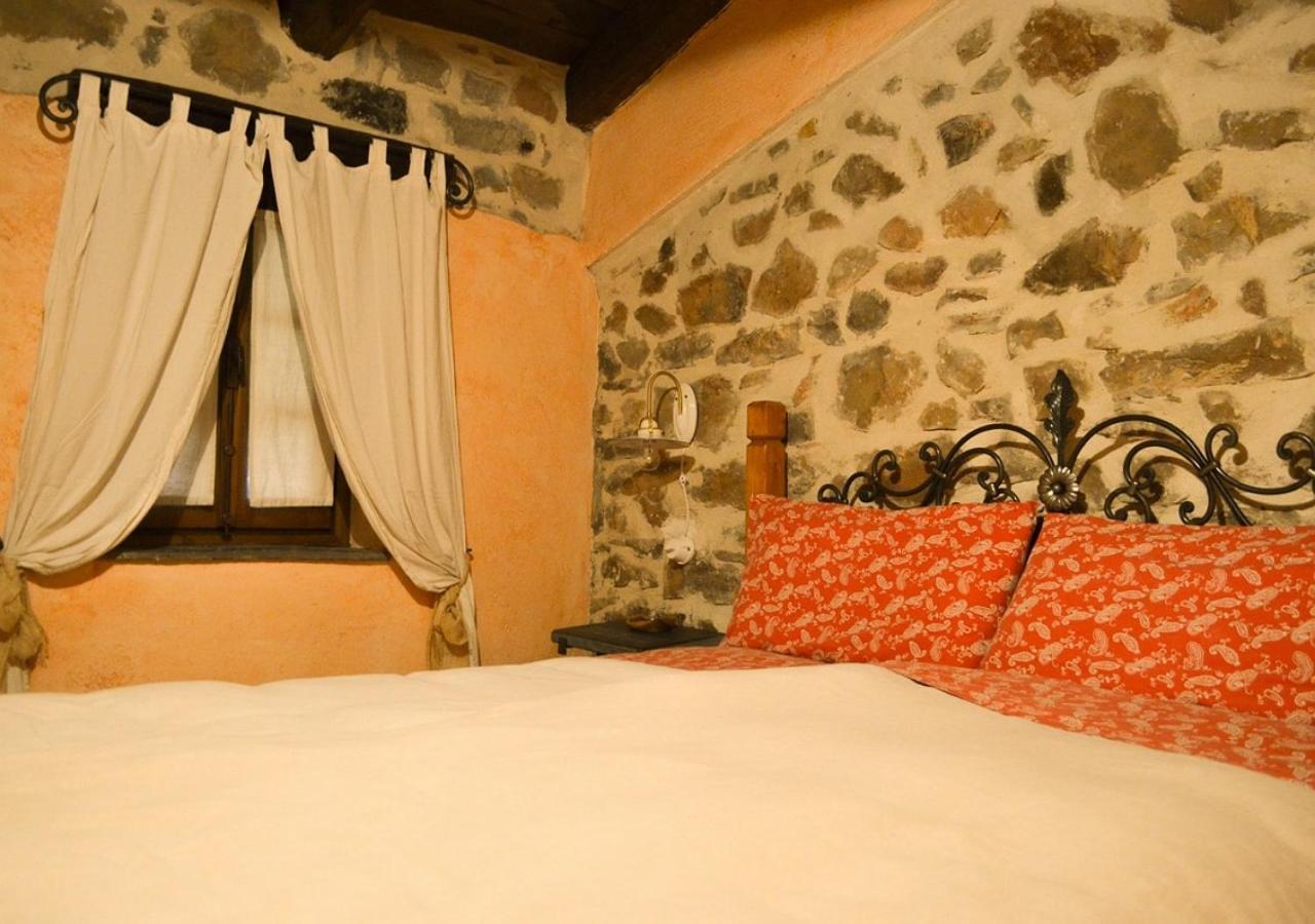 Il Cappellaio Matto Bed & Breakfast Montalto Ligure Екстериор снимка