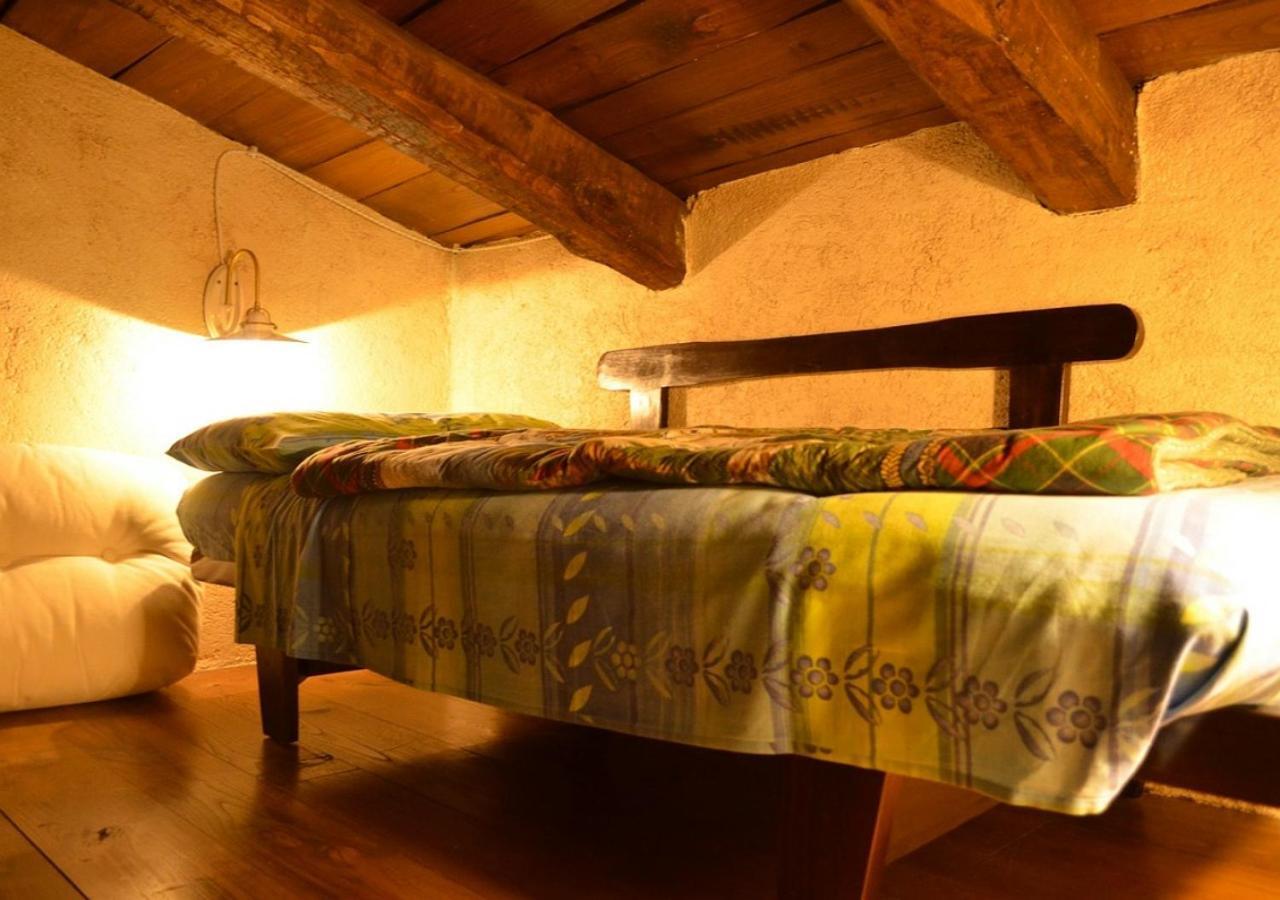 Il Cappellaio Matto Bed & Breakfast Montalto Ligure Екстериор снимка