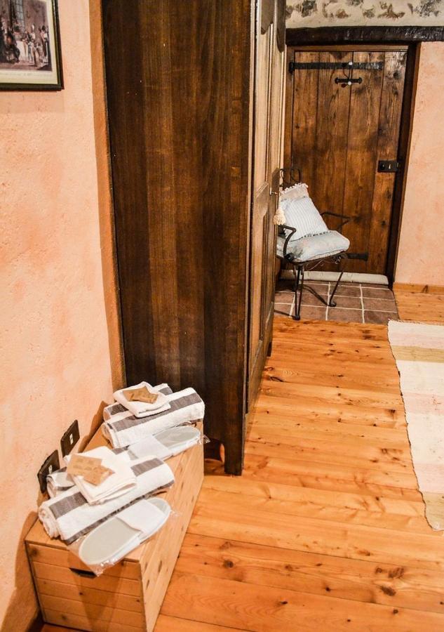 Il Cappellaio Matto Bed & Breakfast Montalto Ligure Екстериор снимка