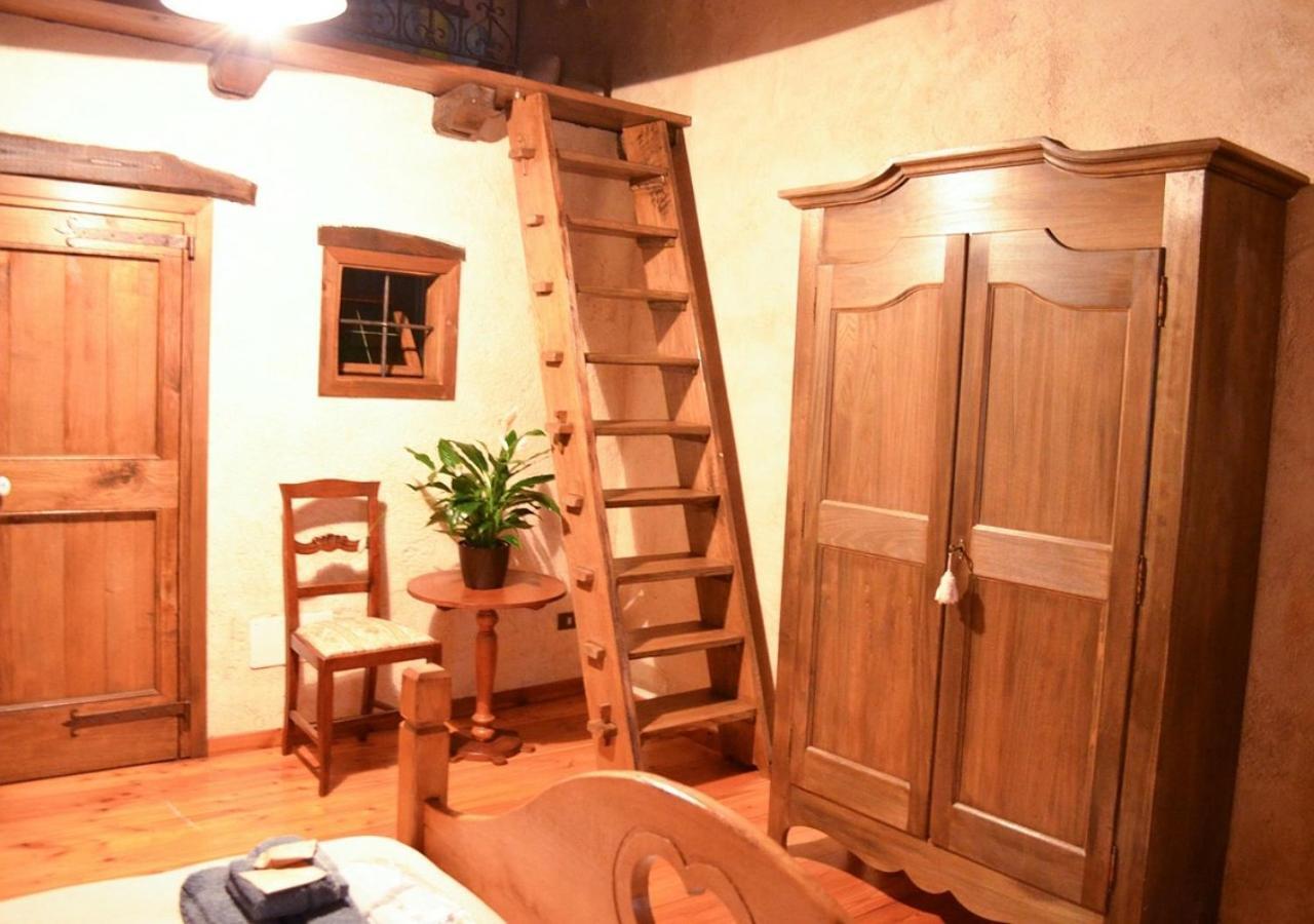 Il Cappellaio Matto Bed & Breakfast Montalto Ligure Екстериор снимка